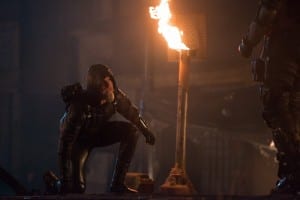 LEGENDS OF TOMORROW | Oliver Queen é destaque em imagens e vídeo promo do episódio 1.06 - Star City 2046