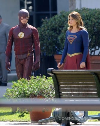 SUPERGIRL E THE FLASH | Confira as imagens de bastidores do crossover