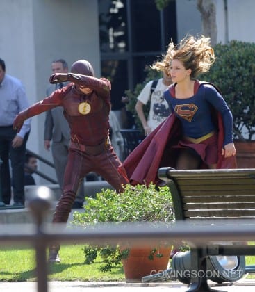 SUPERGIRL E THE FLASH | Confira as imagens de bastidores do crossover