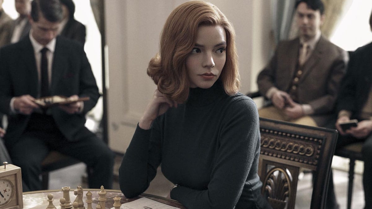 Imagem da série The Queen's Gambit, conhecida como O Gambito da Rainha no Brasil